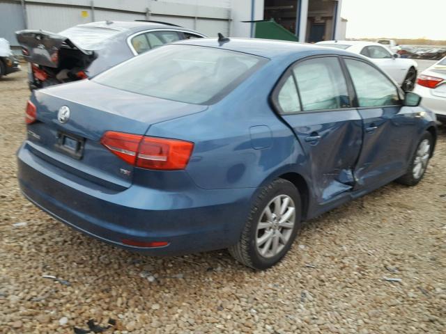 3VWD17AJ7FM232130 - 2015 VOLKSWAGEN JETTA SE BLUE photo 4