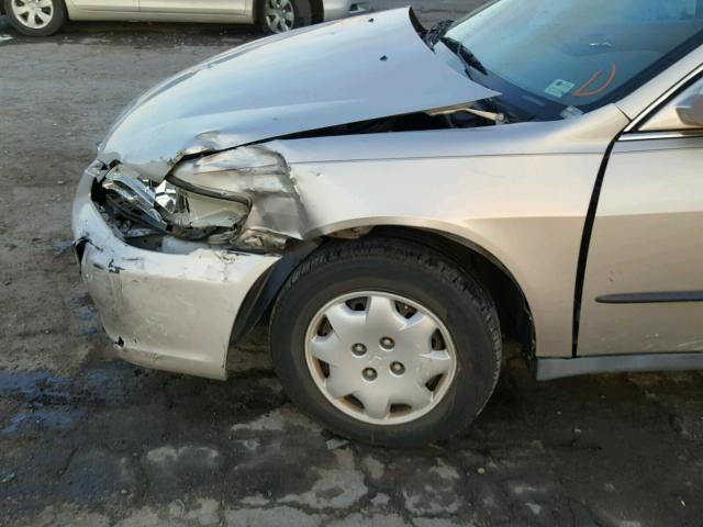 1HGCG5643WA033322 - 1998 HONDA ACCORD LX SILVER photo 9