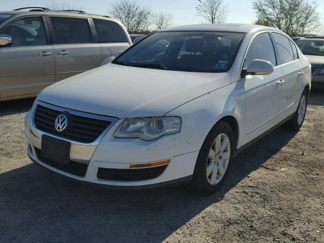 WVWEK73C76P132347 - 2006 VOLKSWAGEN PASSAT 2.0 WHITE photo 2