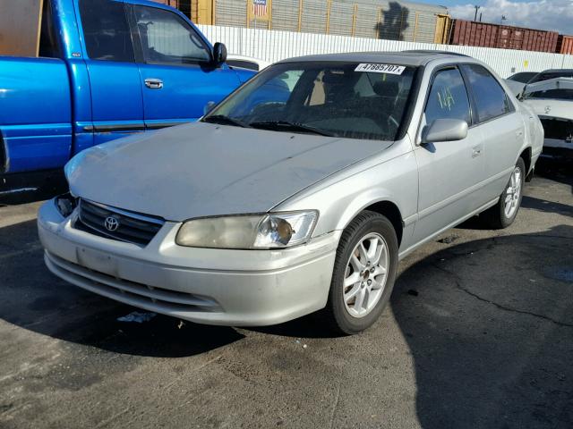 4T1BF28K81U966952 - 2001 TOYOTA CAMRY LE TAN photo 2