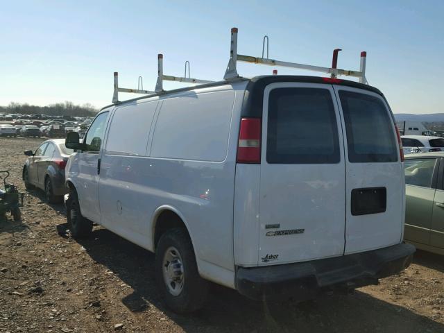 1GC2GTAG8A1111389 - 2010 CHEVROLET EXPRESS G3 WHITE photo 3