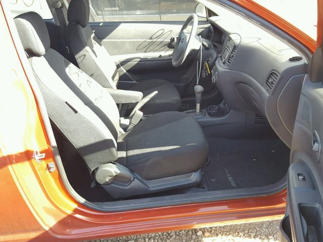 KMHCM36C88U094908 - 2008 HYUNDAI ACCENT GS RED photo 5