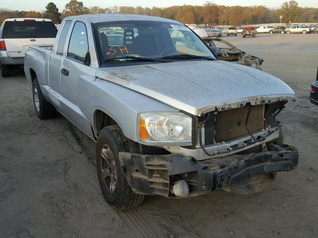 1D7HE42K95S198816 - 2005 DODGE DAKOTA SLT SILVER photo 1