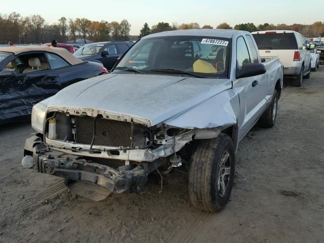 1D7HE42K95S198816 - 2005 DODGE DAKOTA SLT SILVER photo 2