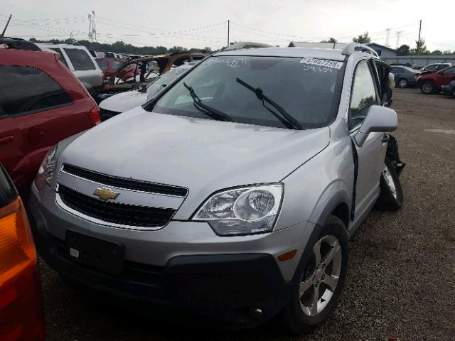 3GNAL2EK8CS552349 - 2012 CHEVROLET CAPTIVA SP SILVER photo 2