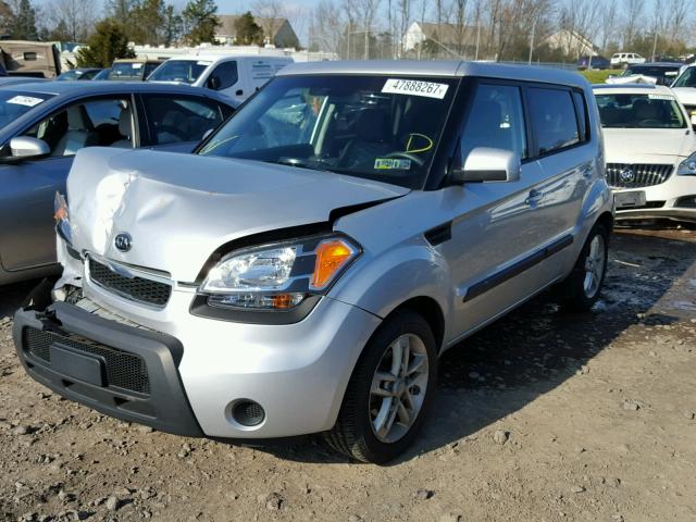 KNDJT2A2XB7316264 - 2011 KIA SOUL + SILVER photo 2