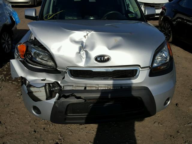 KNDJT2A2XB7316264 - 2011 KIA SOUL + SILVER photo 7