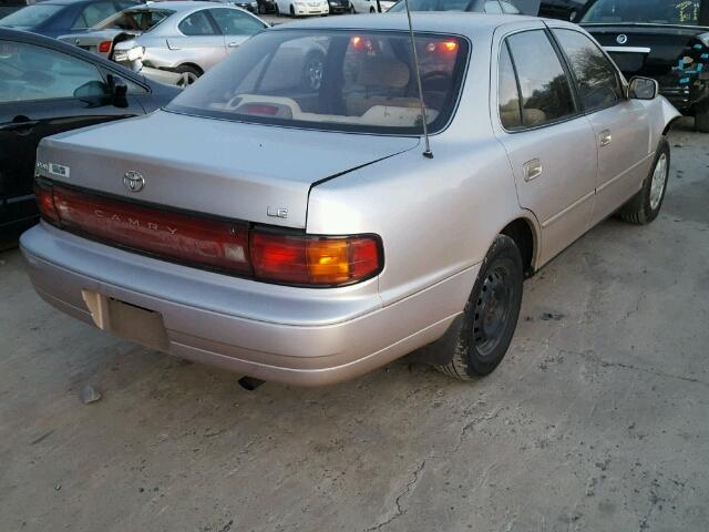 4T1SK12E9RU410640 - 1994 TOYOTA CAMRY LE ოქროსფერი ფოტო 4
