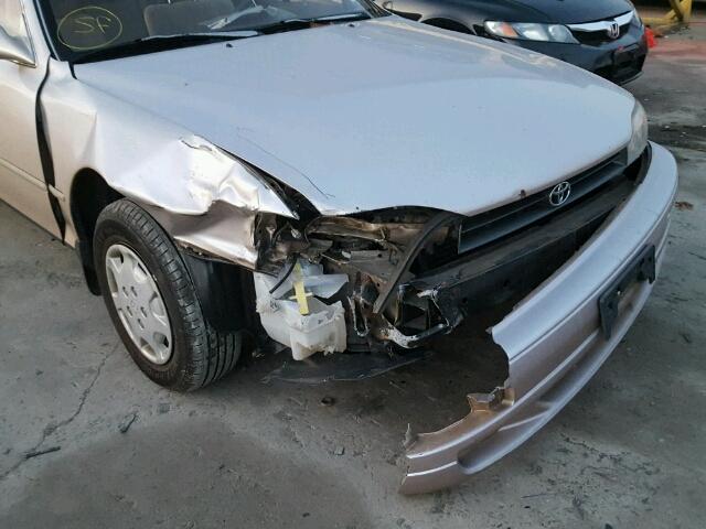 4T1SK12E9RU410640 - 1994 TOYOTA CAMRY LE ოქროსფერი ფოტო 9