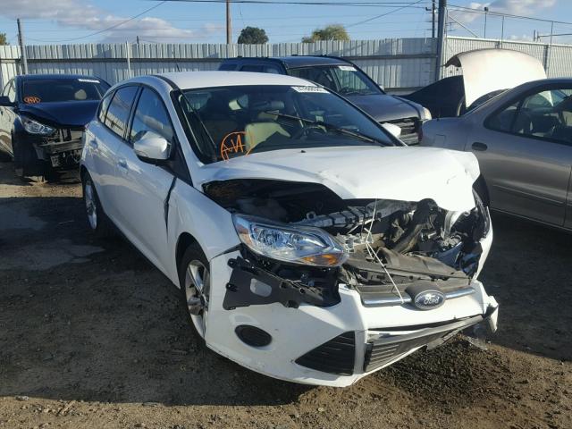 1FADP3K23EL433045 - 2014 FORD FOCUS SE WHITE photo 1