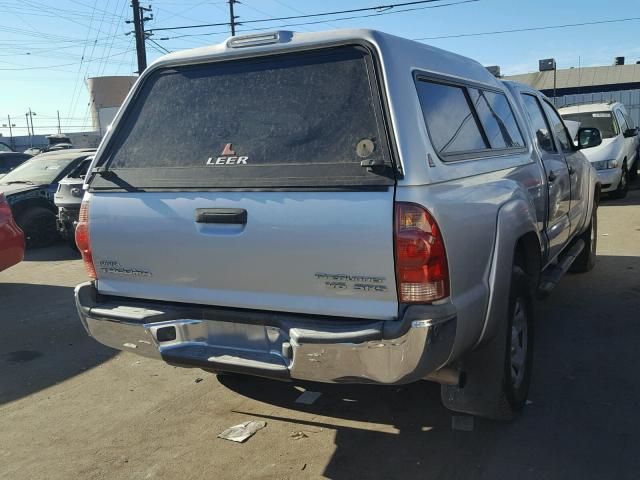 5TEKU72NX7Z458105 - 2007 TOYOTA TACOMA DOU SILVER photo 4