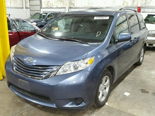 5TDKK3DC8FS608783 - 2015 TOYOTA SIENNA LE BLUE photo 2