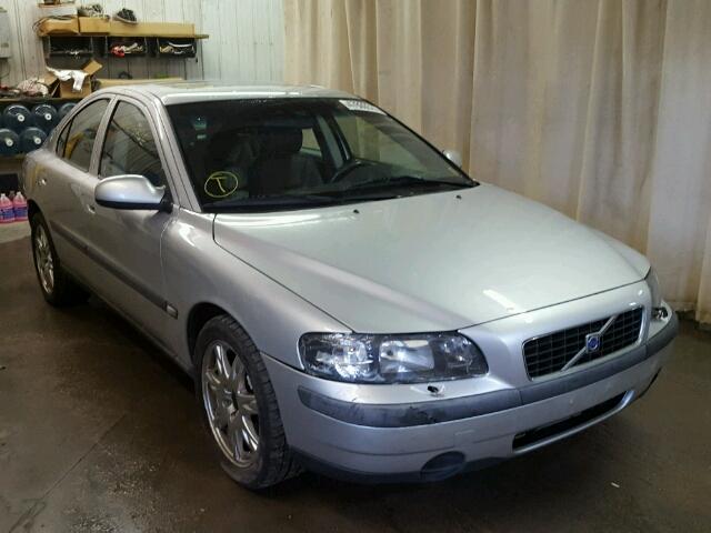 YV1RH58D422156581 - 2002 VOLVO S60 2.5T SILVER photo 1