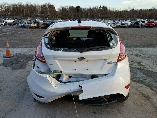 3FADP4EJ3FM214076 - 2015 FORD FIESTA SE WHITE photo 9