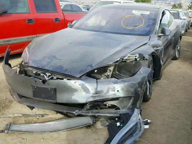 5YJSA1E40HF219495 - 2017 TESLA MODEL S GRAY photo 2