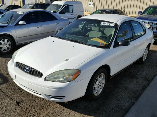 1FAFP53U87A192585 - 2007 FORD TAURUS SE WHITE photo 2