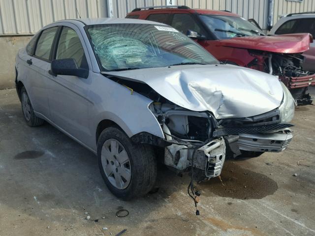 1FAHP34N58W155177 - 2008 FORD FOCUS S/SE SILVER photo 1