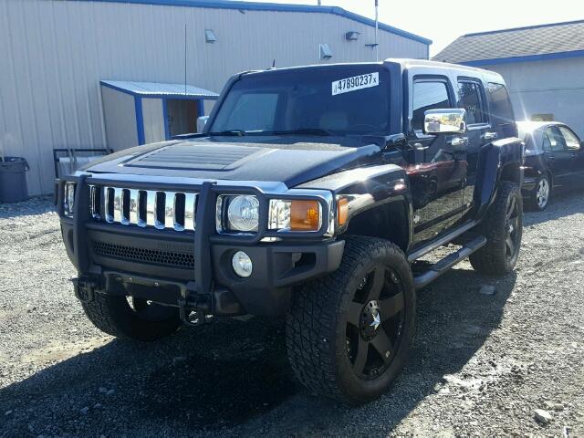 5GTDN136468219720 - 2006 HUMMER H3 BLACK photo 2