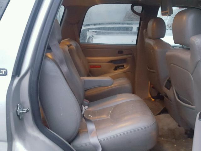 1GKEK13T84J274157 - 2004 GMC YUKON SILVER photo 6