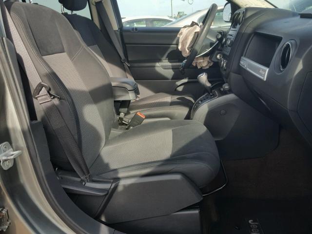 1C4NJCBA3ED545765 - 2014 JEEP COMPASS SP 灰色 照片 5