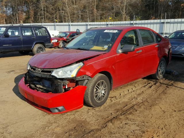 1FAHP3FN0BW158699 - 2011 FORD FOCUS SE RED photo 2