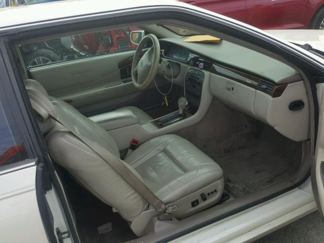 1G6ET1291WU610640 - 1998 CADILLAC ELDORADO T WHITE photo 5