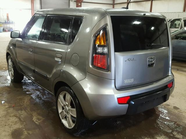 KNDJT2A22A7075122 - 2010 KIA SOUL + GRAY photo 3