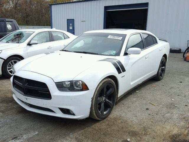 2C3CDXCT3DH526984 - 2013 DODGE CHARGER R/ WHITE photo 2