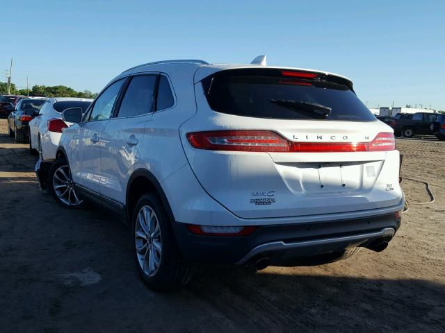 5LMCJ2C9XGUJ26815 - 2016 LINCOLN MKC SELECT WHITE photo 3