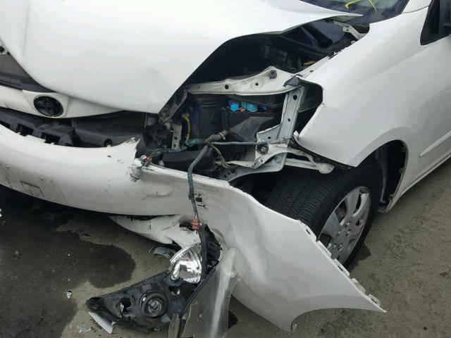 5TDZK23C37S025663 - 2007 TOYOTA SIENNA CE WHITE photo 9