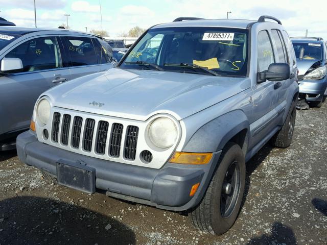 1J8GL48K17W643833 - 2007 JEEP LIBERTY SP SILVER photo 2