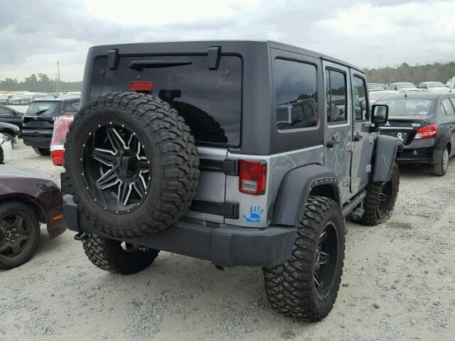 1C4BJWDG7HL540925 - 2017 JEEP WRANGLER U GRAY photo 4