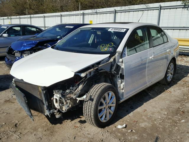 3VWRZ7AJ3AM140472 - 2010 VOLKSWAGEN JETTA SE 白色 照片 2