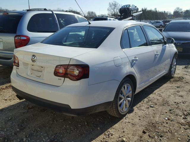 3VWRZ7AJ3AM140472 - 2010 VOLKSWAGEN JETTA SE WHITE photo 4