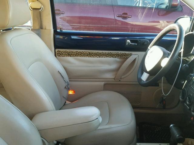 3VWCB21C02M448845 - 2002 VOLKSWAGEN NEW BEETLE 蓝色 照片 5