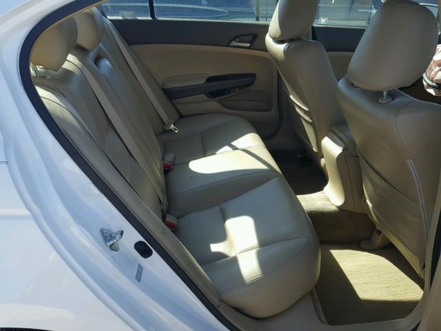 1HGCP26479A118294 - 2009 HONDA ACCORD LXP WHITE photo 6