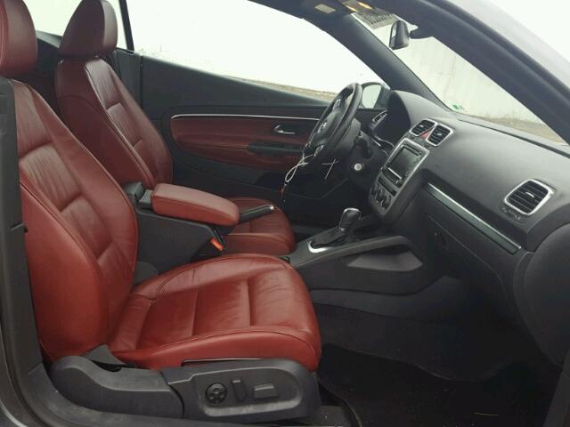 WVWFW8AH4FV004088 - 2015 VOLKSWAGEN EOS LUX 灰色 照片 5