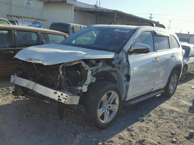 5TDYKRFH1FS048823 - 2015 TOYOTA HIGHLANDER WHITE photo 2