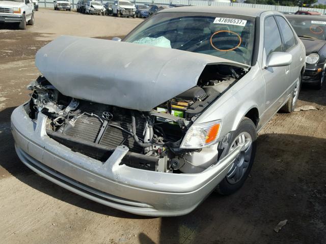 JT2BG22K210534819 - 2001 TOYOTA CAMRY CE SILVER photo 9