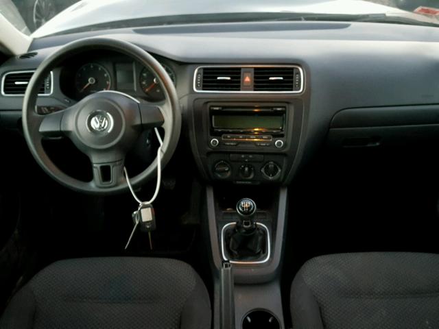 3VW1K7AJ8CM359805 - 2012 VOLKSWAGEN JETTA BASE GRAY photo 9