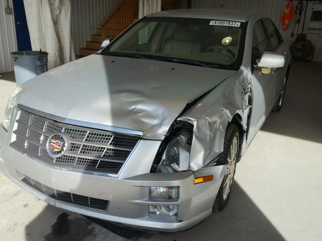 1G6DA67V590100176 - 2009 CADILLAC STS SILVER photo 2