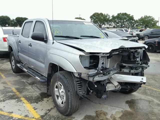 5TFLU4EN6FX113898 - 2015 TOYOTA TACOMA DOU SILVER photo 1