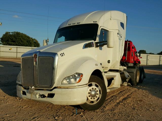 1XKYD49X0FJ438040 - 2015 KENWORTH CONSTRUCTI WHITE photo 2