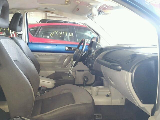 3VWCS21C91M424235 - 2001 VOLKSWAGEN NEW BEETLE 蓝色 照片 5