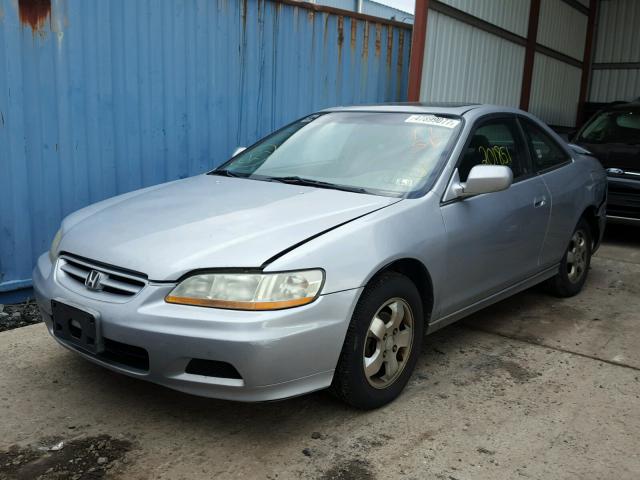 1HGCG32742A030010 - 2002 HONDA ACCORD EX SILVER photo 2