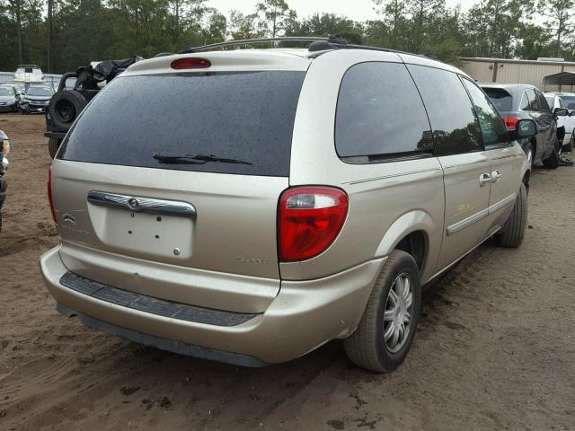 2C4GP54LX5R260933 - 2005 CHRYSLER TOWN & COU GOLD photo 4