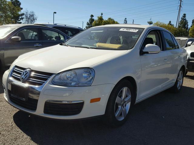 3VWRZ71K08M089922 - 2008 VOLKSWAGEN JETTA SE WHITE photo 2