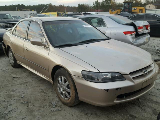 1HGCG564XYA118063 - 2000 HONDA ACCORD LX GOLD photo 1