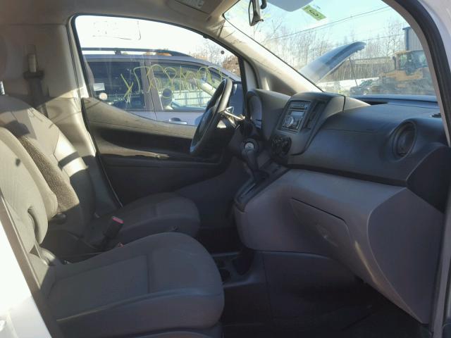 3N63M0YN3FK705021 - 2015 CHEVROLET CITY EXPRE WHITE photo 5