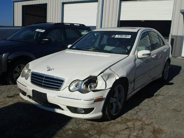 WDBRF52H46A875766 - 2006 MERCEDES-BENZ C GENERATI WHITE photo 2